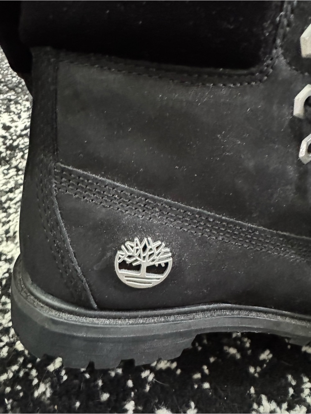 Timberland Black Boots with velvet cuff and laces - Picture 11 of 13